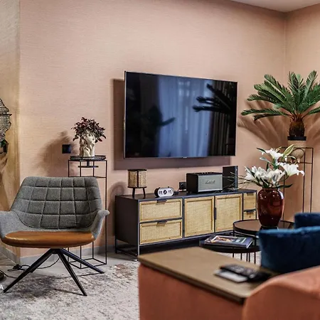 Zemplen Terrace - Luxusapartman A Belvarosban Kuelteri Fedett Jacuzzival Miskolc