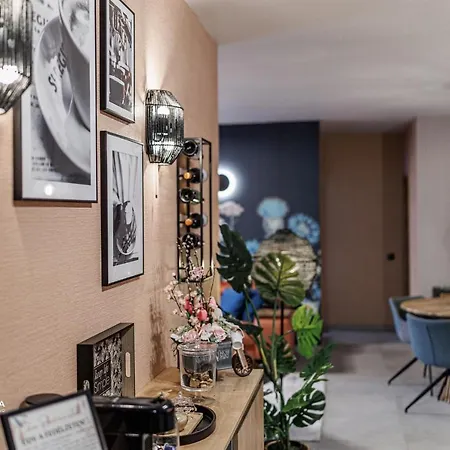 Zemplen Terrace - Luxusapartman A Belvarosban Kuelteri Fedett Jacuzzival Miskolc