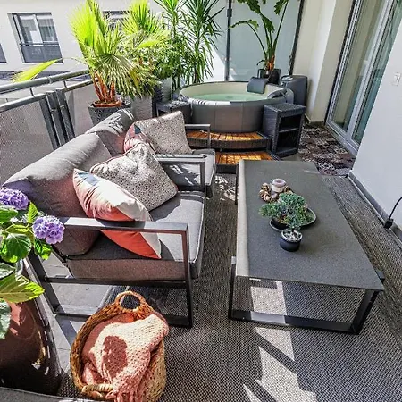 Zemplen Terrace - Luxusapartman A Belvarosban Kuelteri Fedett Jacuzzival * Miskolc