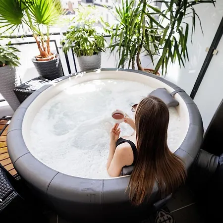 Zemplen Terrace - Luxusapartman A Belvarosban Kuelteri Fedett Jacuzzival Miskolc